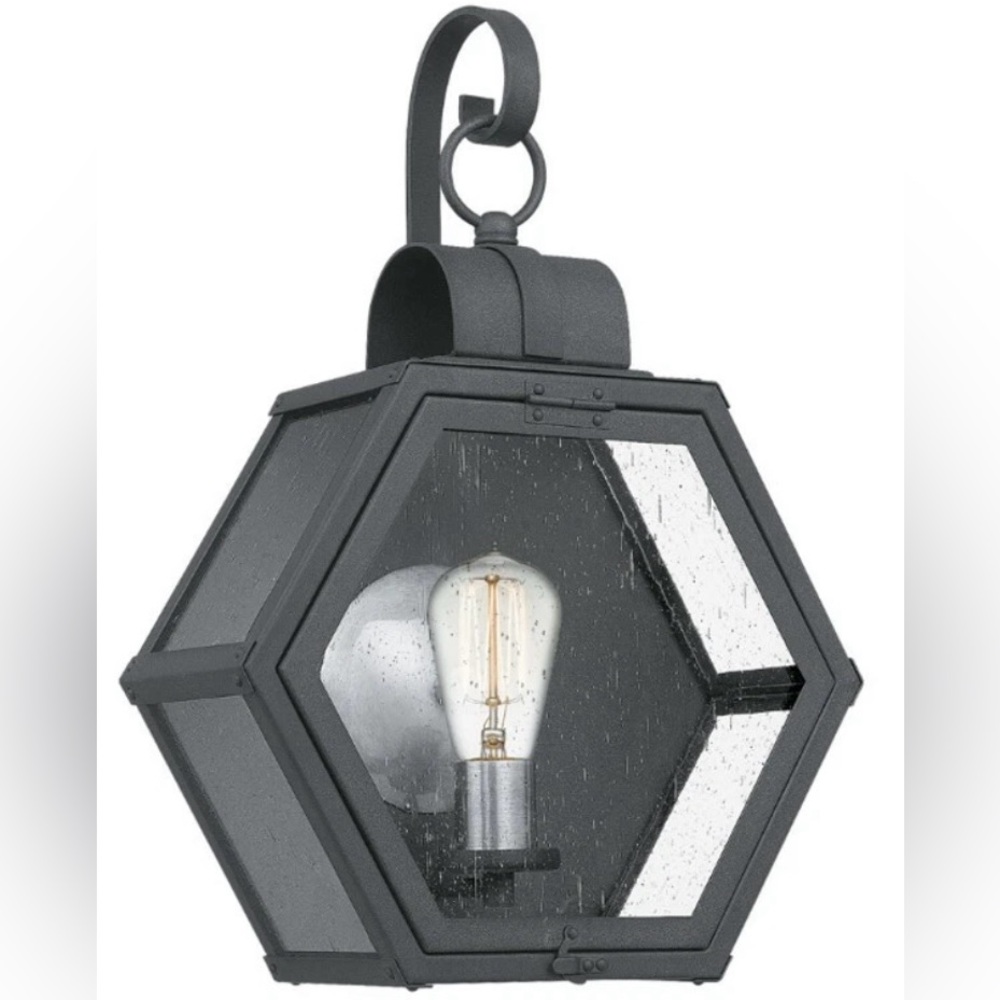 NWT open box Quoizel Hexagonal Black Outdoor Wall Lantern HTH8413MB